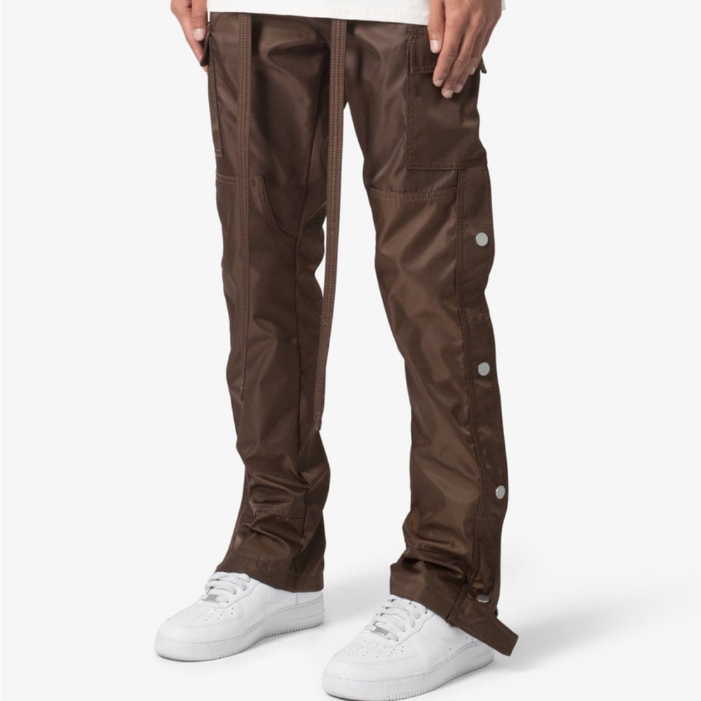 Mnml snap zipper cargo pants size 38. Brown